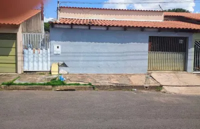 Casa com 3 quartos à venda no Planalto, Uberlândia 
