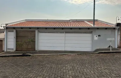 Casa com 3 quartos à venda no Tubalina, Uberlândia 