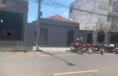 Casa comercial à venda no Custódio Pereira, Uberlândia 