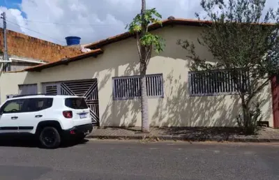 Casa com 3 quartos à venda na Nossa Senhora das Graças, Uberlândia 