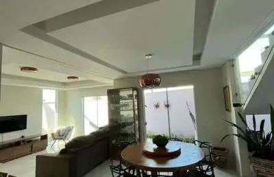 Casa com 3 dormitórios à venda por r$ 750.000 - parque real - pouso alegre/mg