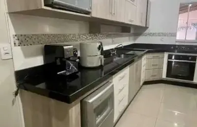Casa com 2 dormitórios à venda, 138 m² por r$ 580.000,00 - parque dos fontes - pouso alegre/mg