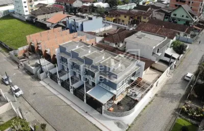 Casa à venda no Bucarein, Joinville 