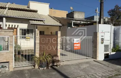 Casa com 2 quartos à venda na Rua José Roberto Otto, 1431, Balneário Perequê, Porto Belo