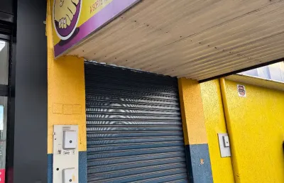 Sala comercial com 1 sala para alugar na Avenida Brasil, 7375, Zona 05, Maringá