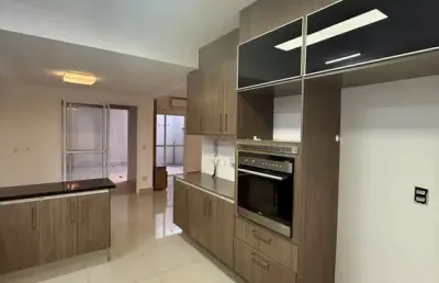 Casa para locação no condomínio reservatto, engordadouro em jundiaí.