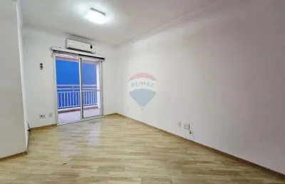 Apartamento com 2 dormitórios sendo 1 suíte, armários planejados e vaga na lapa