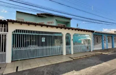 Qe 34 -  04 quartos, 02 suítes, 04 vagas de garagem !