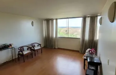 Sqs 211 - linda vista livre, nascente, andar alto, vazado !!!