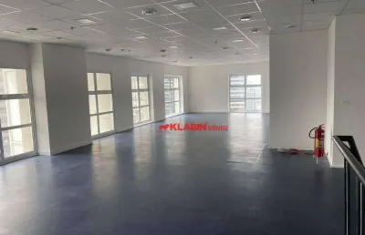 Metragem única no capital corporate 260m, recém formado, 3 banheiros, 6 vagas , copa, forro mineral, ar condicionado.