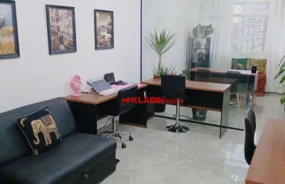 Apartamento estilo kitnet reformado de 1 dormitório com aproximadamente 33m² de área útil com boa localização no bairro liberdade (próximo ao metrô)