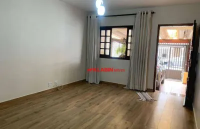 Belo sobrado de 3 dormitórios com 1 vaga de garagem - 80m² de terreno (4x20) e 110m² de área construída - quintal com edícula - 1.2km de dois metrôs