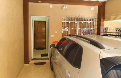 Excelente sobrado, garagem com portão automático e com entradas independentes na frente do imóvel.