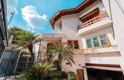 Sobrado com 420m² de área construída - 3 suítes - 6 vagas de garagem - quintal com área gourmet e piscina - excelente localização no planalto paulista