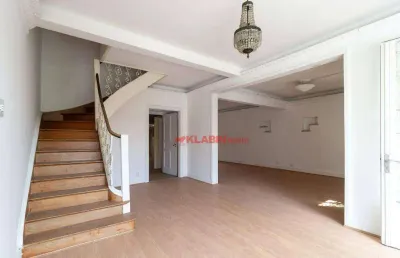 Sobrado com 335m² de área construída - 3 quartos sendo 1 suíte com 3 vagas de garagem - localização espetacular na aclimação próximo ao parque