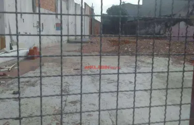 Terreno em ponto estratégico da vila da saúde, com grande potencial para diversas atividades comerciais.