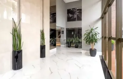 Apartamento de alto padrão com 2 suítes a venda em bombas, finamente mobiliado