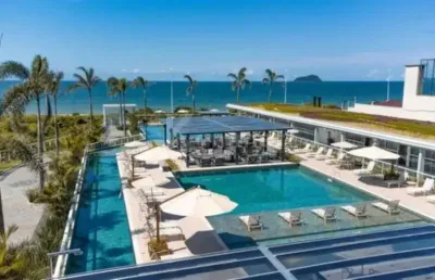 Apartamento mobiliado e decorado no edifício al mare front beach em balneário piçarras, empreendimento de frente para o mar
