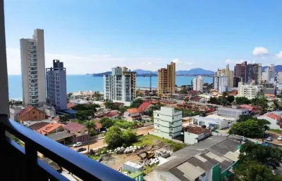 Apartamento mobiliado e climatizado em balneário piçarras, com 2 quartos, lazer completo.