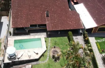 Casa para venda em teresópolis, carlos guinle, 6 dormitórios, 1 suíte, 4 banheiros, 2 vagas