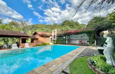 Magnífico sítio à venda em teresópolis-rj, bairro quebra frascos: 7 quartos, 1 suíte, 2 salas, 4 banheiros, 6 vagas, 7.587 m² de área