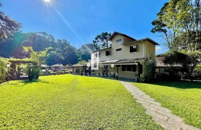 Casa em condomínio na vargem grande, teresópolis-rj: 5 quartos, 2 suítes, 4 banheiros, 10 vagas, 132m².