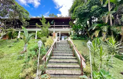 Casa em condomínio à venda em teresópolis-rj, parque do imbui - 5 quartos, 3 suítes, 3 salas, 7 banheiros, 10 vagas, 714m²!