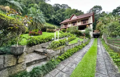 Magnífica casa em condomínio à venda em teresópolis-rj, bairro carlos guinle  5 quartos, 1 suíte, 2 salas, 4 banheiros, 6 vagas, 322m².