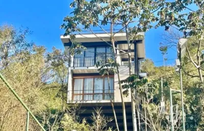 Casa moderna em condomínio à venda na cidade de teresópolis rj