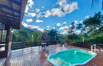 Luxuosa casa em condomínio à venda em teresópolis-rj, parque do imbui: 6 quartos, 1 suite, 2 salas, 5 banheiros, 4 vagas, 600m².