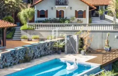Impecável casa em condomínio à venda em teresópolis-rj, 6 quartos, 4 suítes, 5 banheiros, 7 vagas, 435,86m². venha conferir!
