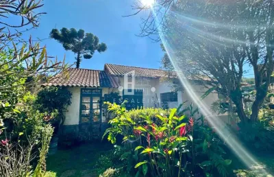 Casa em condomínio em teresópolis-rj, parque do imbui: 3 quartos, 2 suítes, 3 banheiros, 1 vaga na garagem, 110m².