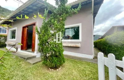Casa  de condomínio em vargem grande, teresópolis-rj: 4 quartos, 2 suítes, 4 banheiros, 6 vagas, 186m².