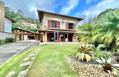Luxuosa casa em condomínio à venda em teresópolis-rj, parque do imbui: 5 quartos, 5 suítes, 3 salas, 8 banheiros, 6 vagas, 440m².