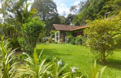 Casa à venda em teresópolis-rj, parque do imbui: 3 quartos, 1 suíte, 3 banheiros, 3 vagas, 128m². imperdível!