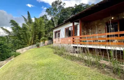 Casa à venda em teresópolis-rj, bairro golfe: 3 quartos, 1 suíte, 3 banheiros, 2 vagas, 161,38 m². venha conhecer!