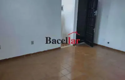 Apartamento com 2 quartos à venda na rua urucuia, vila valqueire, rio de janeiro, 47 m2 por r$ 110.000