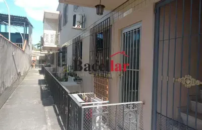 Casa em condomínio fechado com 2 quartos para alugar na rua do amparo, cascadura, rio de janeiro, 49 m2 por r$ 1.400