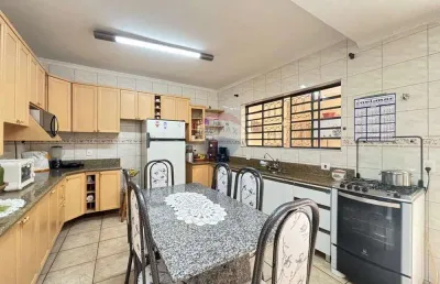Oportunidade: ponto comercial com estrutura residencial completa