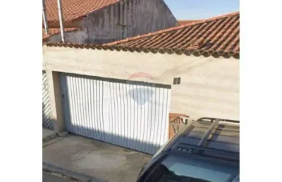 Casa com um quarto para alugar no iguatemi - localização privilegiada!!