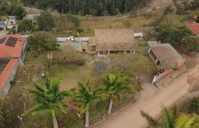 Linda chácara à venda no condomínio residencial portal da cachoeira, em pinhalzinho - sp.