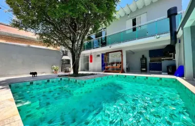 Casa térrea com piscina no jabaquara, 3 dormitórios e 3 vagas, por r$1.950.000 - jabaquara - são pau