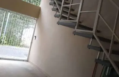 Sobrado à venda no bairro dos casas/sbc - 5 dorms, churrasqueira e 2 vagas; 130m²