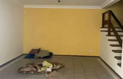 Excelente residência para locação no melhor ponto da cidade!