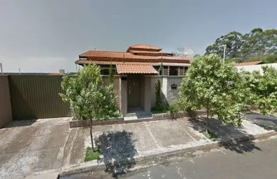 Casa com 3 quartos para alugar no Centro, Agudos 