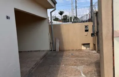 Casa com 3 quartos para alugar na Vila Alto Paraíso, Bauru 