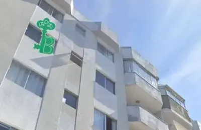 Apartamento de 02 dormitórios sendo 1 suíte no kobrasol
