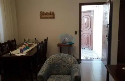 Terreno com 2 casas em bom estado,excelente para investimento ou moradia,fácil acesso ao metrô sacoma,aceita proposta e permuta por apto até 300 mil r