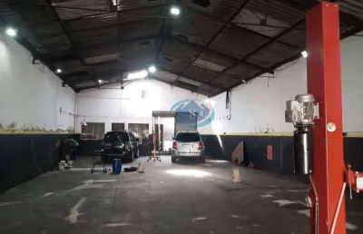 Galpão para locação com 300 metros na vila prudente