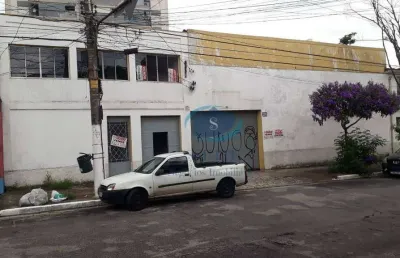 Galpão comercial com 650m² de área construía e 580m² de terreno co pé direito de 3,50 metros,portão automático,excelente localização,aceita proposta.